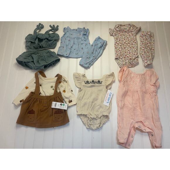 Newborn GIrl Bundle 44 Items Bodysuits Sleepers Swaddles Outfits Some NWT - Picture 2 of 7